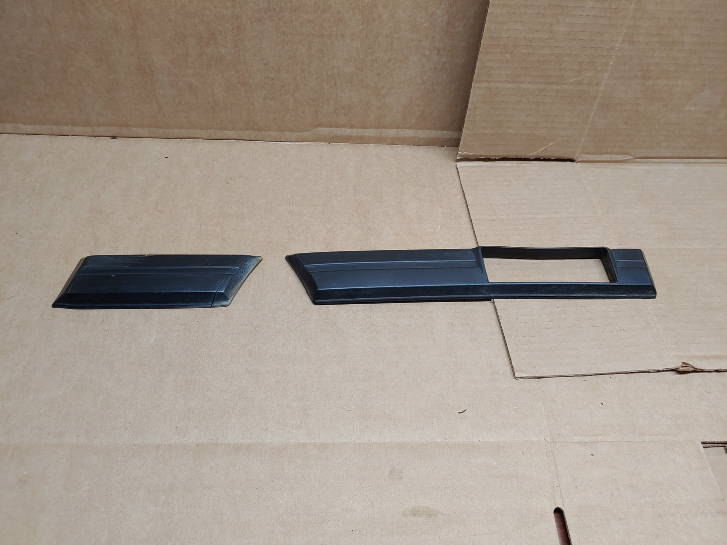 1981-1985 Mazda Rx7 FB Rear Fender Side Molding Trim