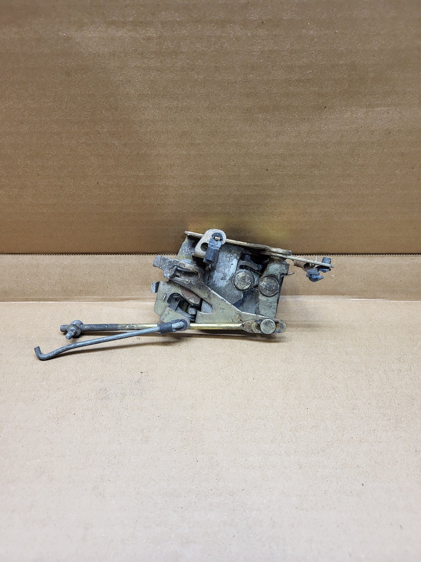 1979-1985 Mazda RX7 FB Door Latch Mechanism