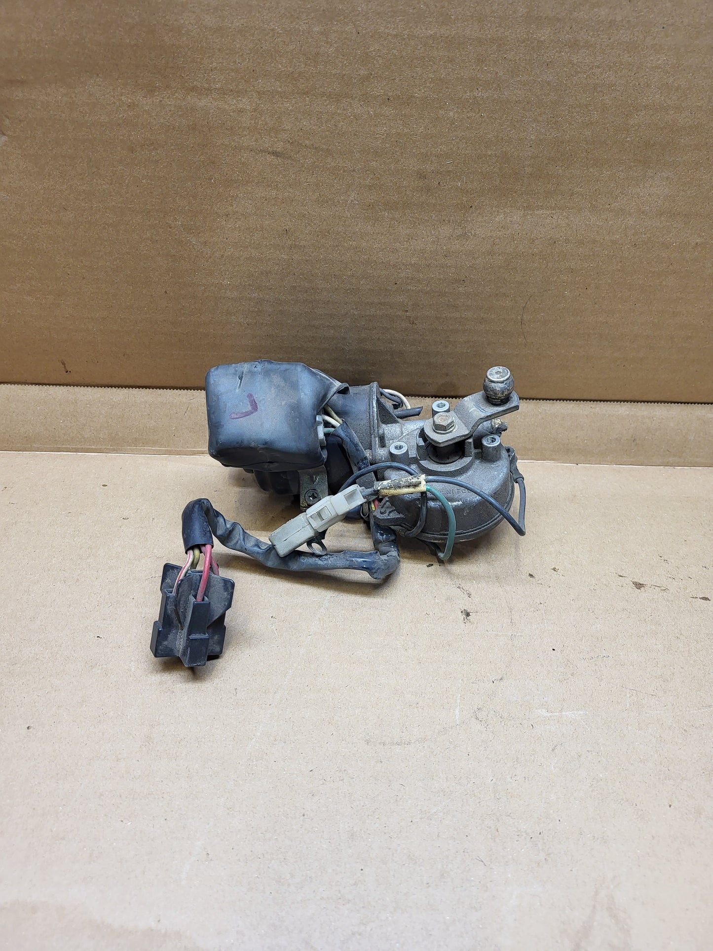 1981-1982 Mazda RX7 FB Headlight Motor