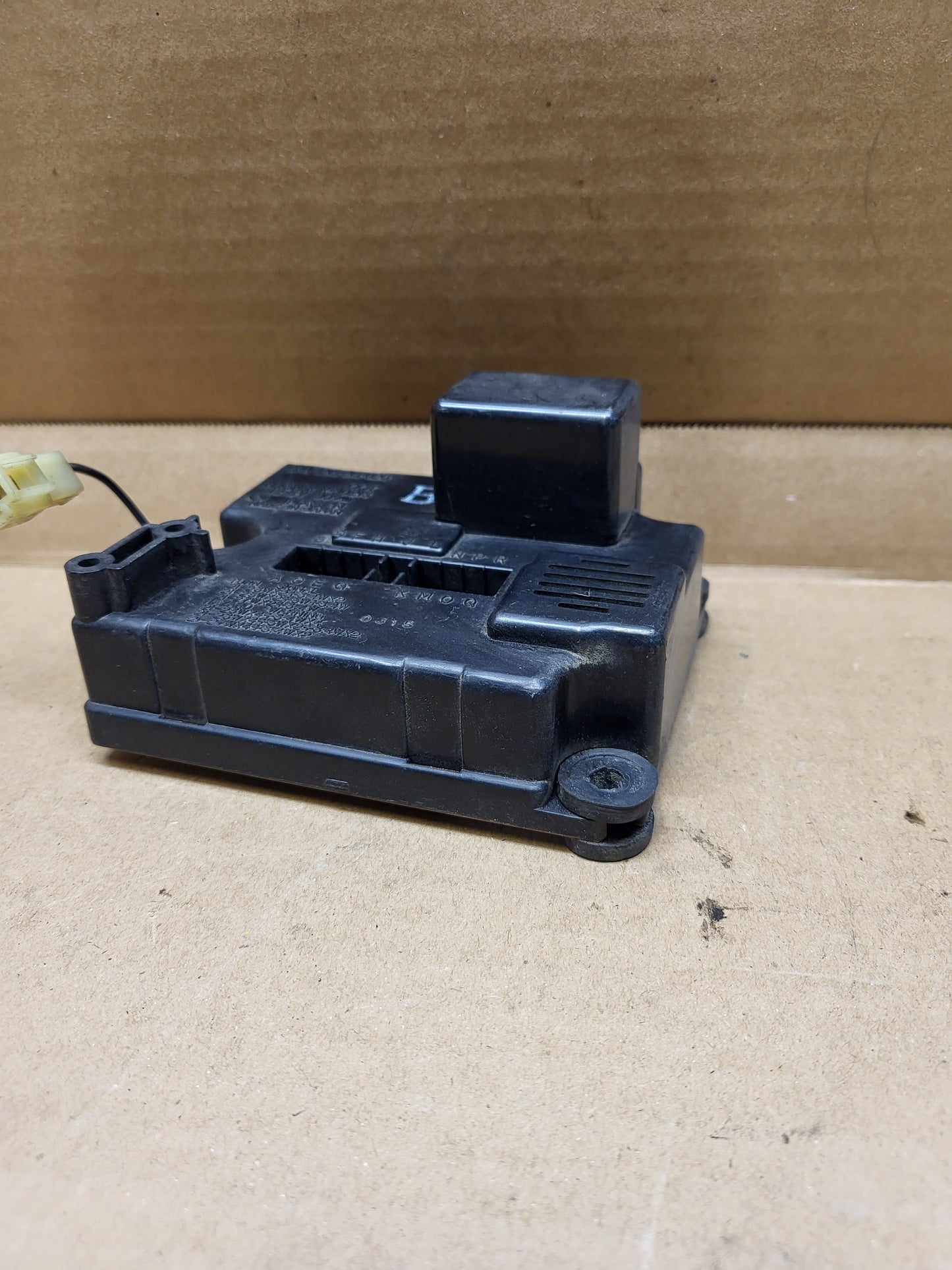 1984-1985 Mazda RX7 FB Flasher Module