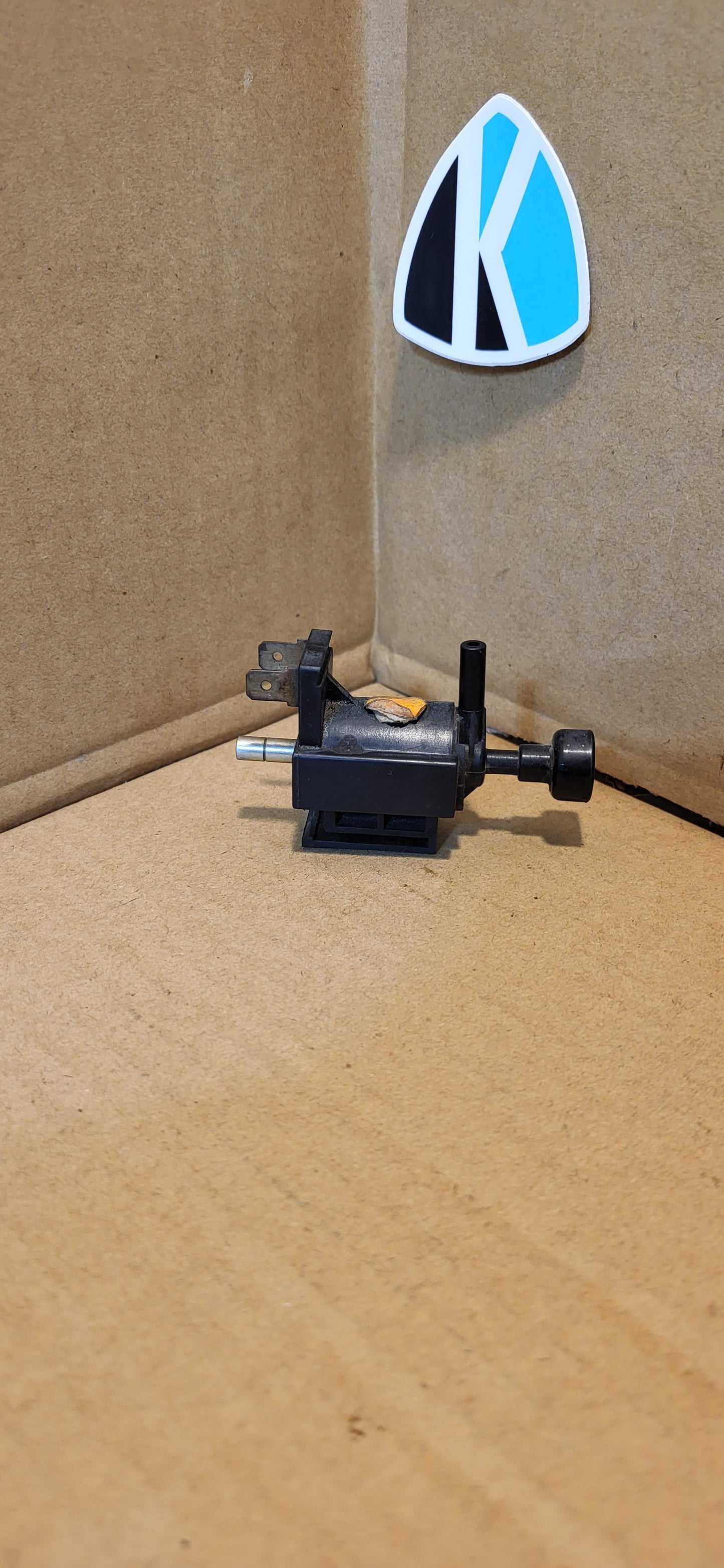 1981-1995 Mazda Rx7 Fuel Pressure Regulator Vacuum Valve Solenoid
