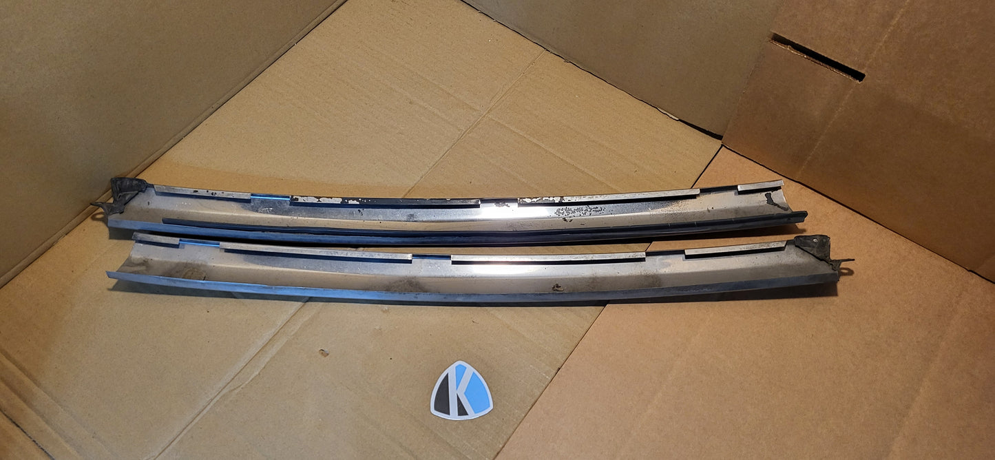 1984-1985 Mazda RX7 FB Windshield A-Pillar Trim