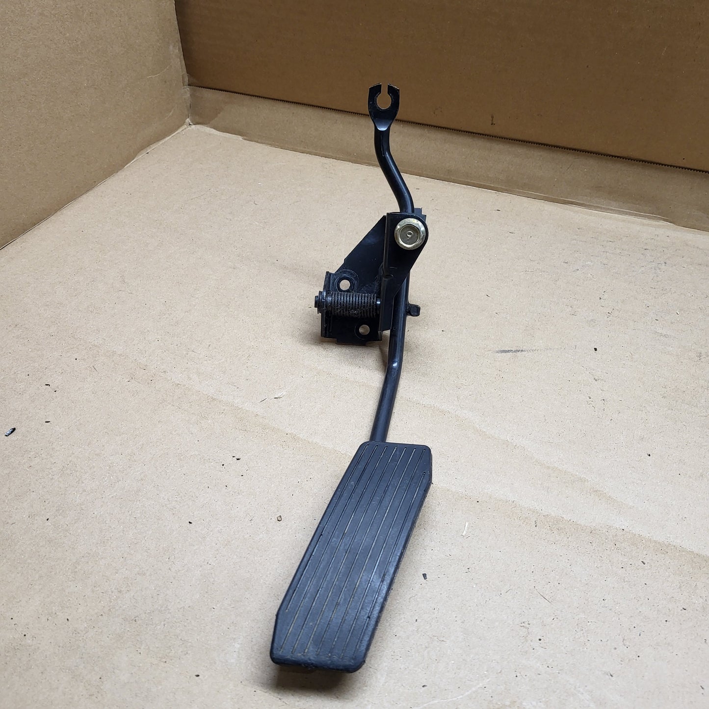 1981-1985 Mazda RX7 FB Gas Pedal assembly