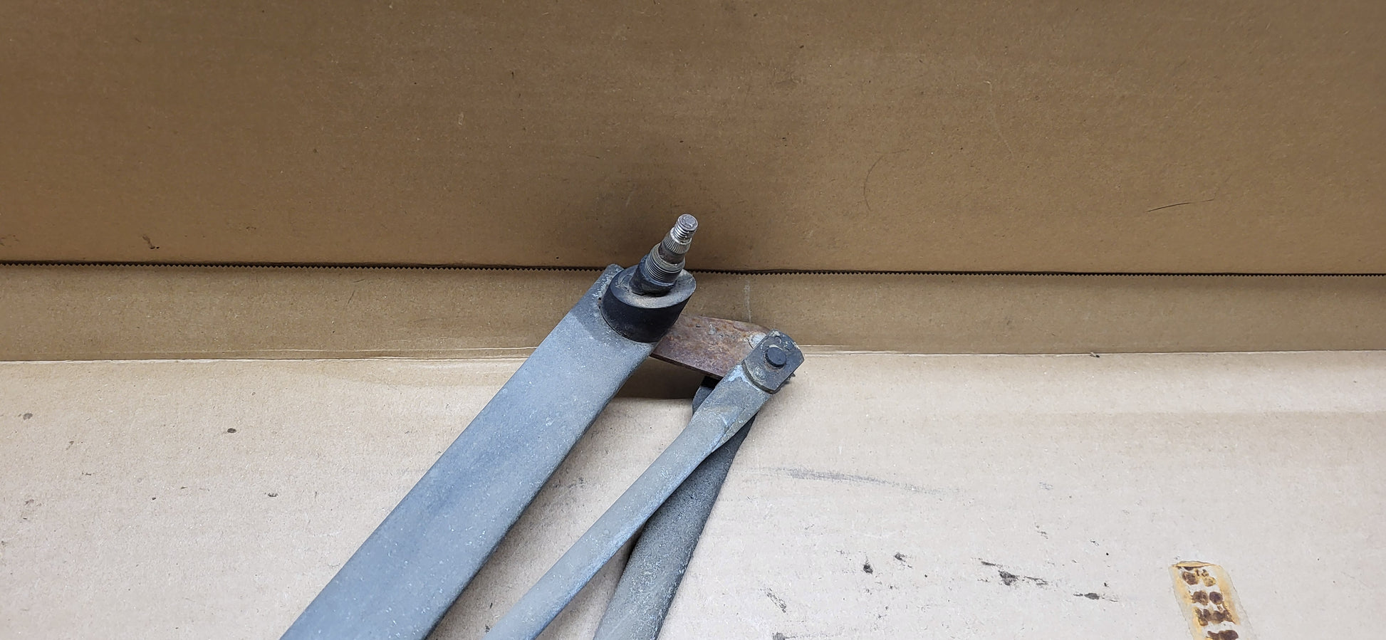 19811985 Mazda RX7 FB Windshield Wiper Linkage and motor assembly