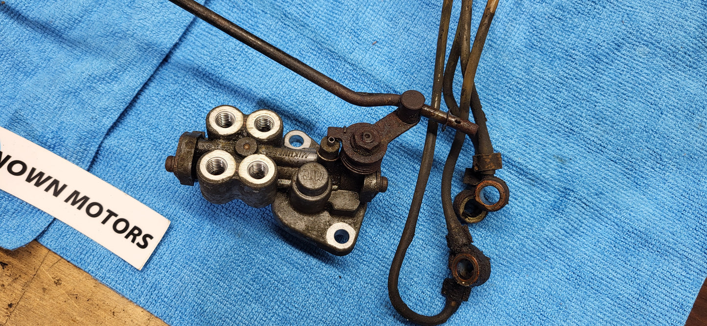 1984-1985 Mazda RX7 GSL-SE Oil Metering Pump and lines